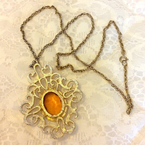 Vintage Orange Yellow Crystal Large Gold Tone Pendant Gold Tone Long Necklace - Picture 5 of 7